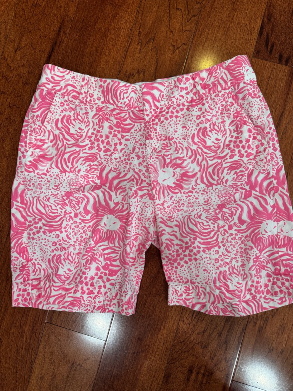 Lilly Pulitzer The Chipper Short Pink Abstract Chino Bermuda Shorts - Size 10